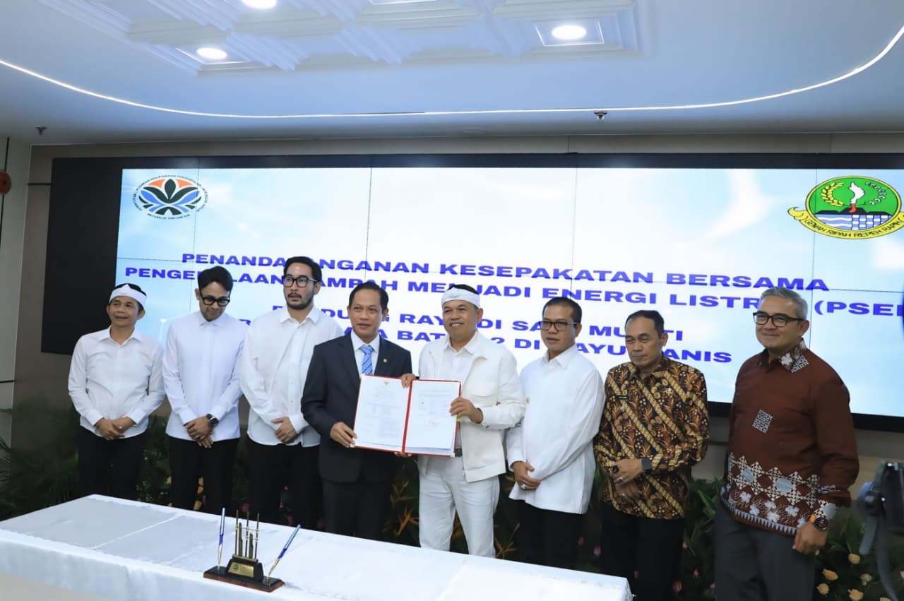 KDM dan Kang DS Teken MOU Dukung Penuh PLTS Sarimukti